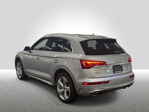 2022 Audi Q5 45 S line Premium Plus