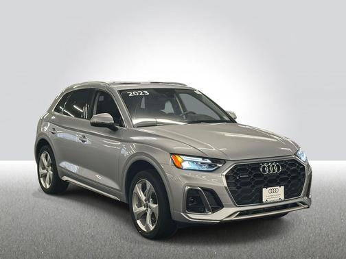 2022 Audi Q5 45 S line Premium Plus