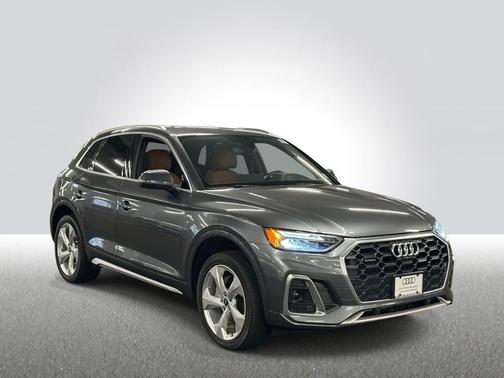 2022 Audi Q5 45 S line Premium Plus