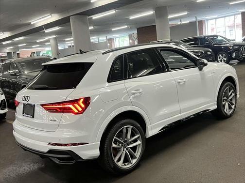 2025 Audi Q3 Premium 45 TFSI S line quattro Tiptronic