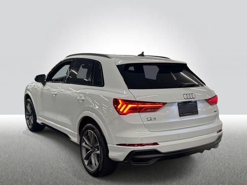 2025 Audi Q3 Premium 45 TFSI S line quattro Tiptronic