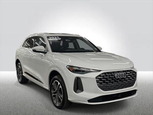 2025 Audi Q5 Premium TFSI quattro S tronic