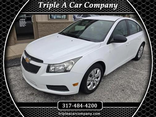 White 2013 Chevrolet Cruze LS