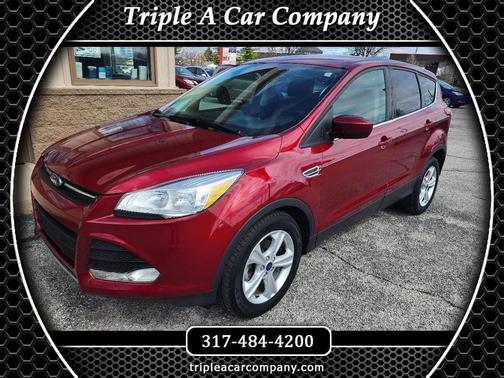 Red 2016 Ford Escape SE