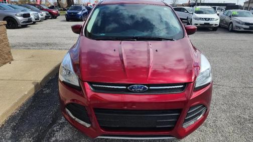 Red 2016 Ford Escape SE
