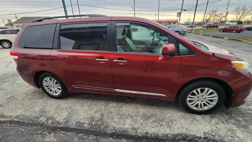 2013 Toyota Sienna XLE
