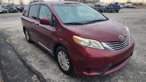 2013 Toyota Sienna XLE