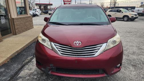2013 Toyota Sienna XLE