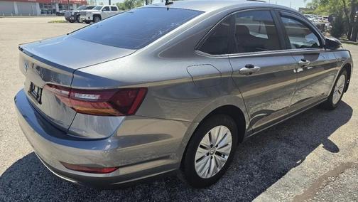 Gray 2019 Volkswagen Jetta 1.4T SE