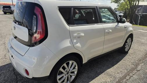 White 2019 Kia Soul +