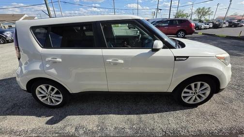 White 2019 Kia Soul +
