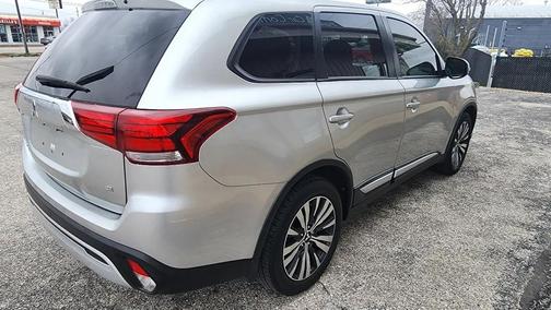 2020 Mitsubishi Outlander SE