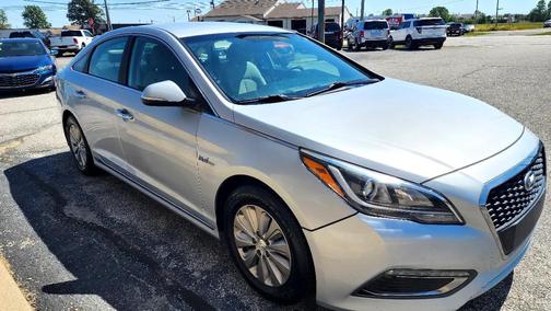 2017 Hyundai SONATA Hybrid SE