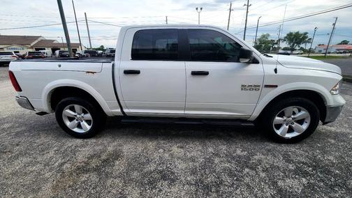 2016 RAM 1500 SLT