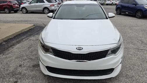 White 2018 Kia Optima LX