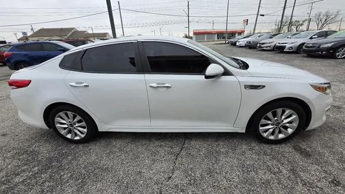 White 2018 Kia Optima LX