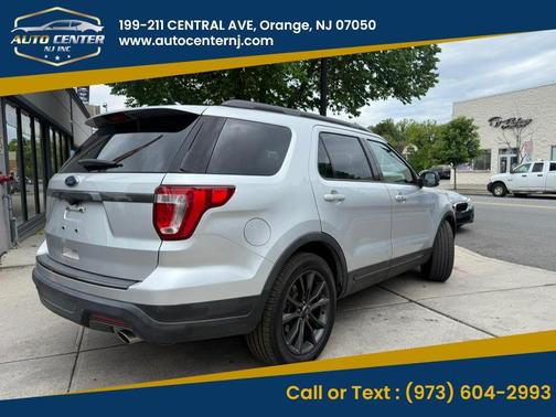 Silver 2018 Ford Explorer XLT