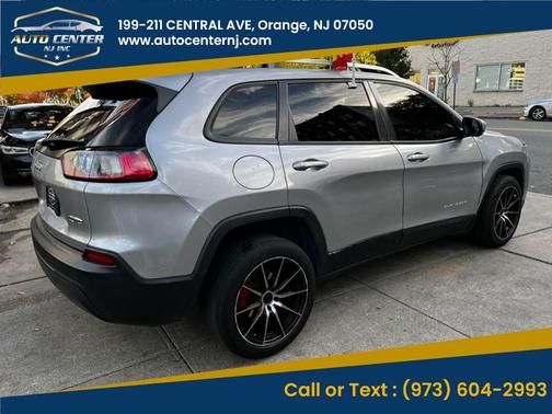Silver 2021 Jeep Cherokee Latitude