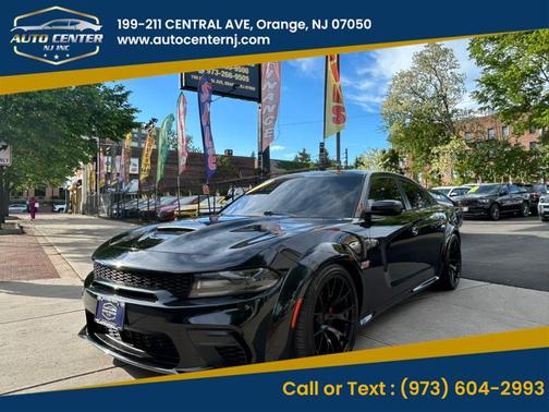 Black 2017 Dodge Charger R/T 392