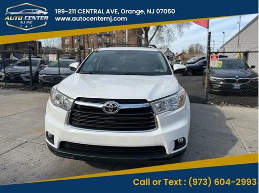 White 2016 Toyota Highlander LE