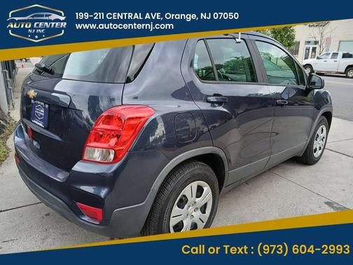 Blue 2018 Chevrolet Trax LS