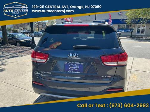 Gray 2018 Kia Sorento EX