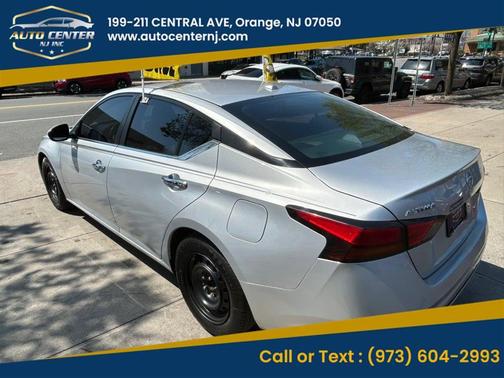 Silver 2021 Nissan Altima 2.5 SV
