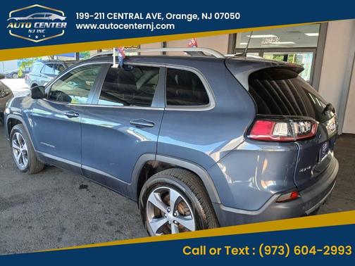 Blue 2019 Jeep Cherokee Limited