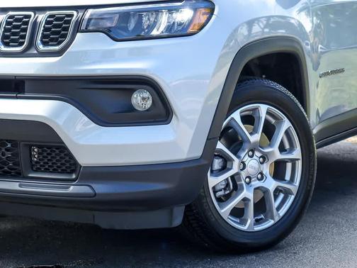 2024 Jeep Compass Latitude Lux