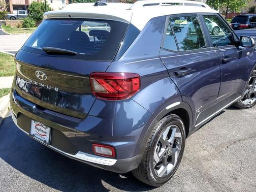 2023 Hyundai VENUE Limited