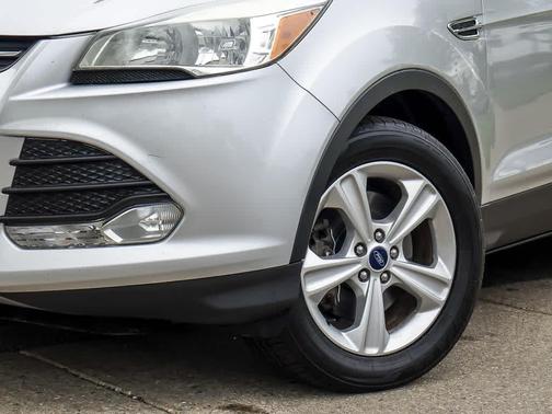 Ingot Silver 2016 Ford Escape SE