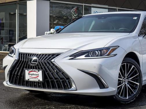 2024 Lexus ES 300h 