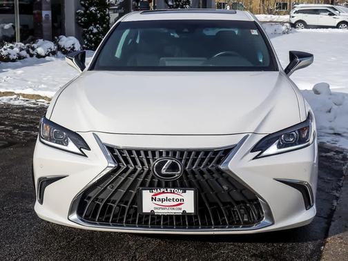 2024 Lexus ES 300h 