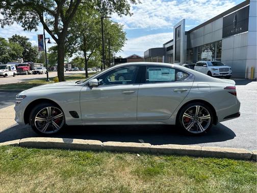 2025 Genesis G70 2.5T