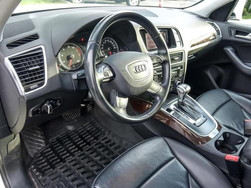 Ibis White 2016 Audi Q5 2.0T Premium