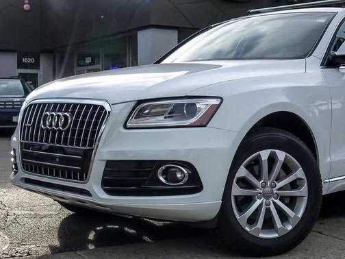 Ibis White 2016 Audi Q5 2.0T Premium