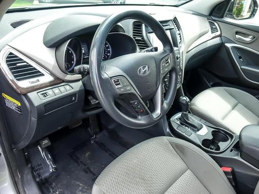 2018 Hyundai SANTA FE SE