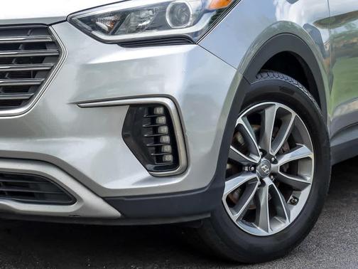 2018 Hyundai SANTA FE SE