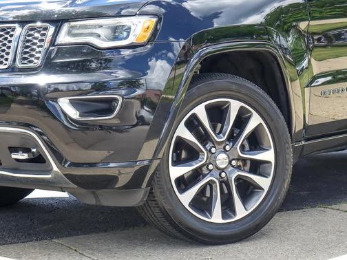 Diamond Black 2017 Jeep Grand Cherokee Overland