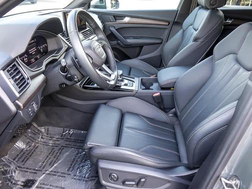Chronos Gray Metallic 2024 Audi Q5 45 S line quattro Premium