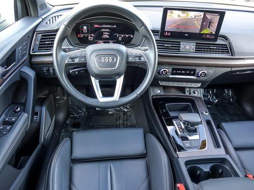 Chronos Gray Metallic 2024 Audi Q5 45 S line quattro Premium