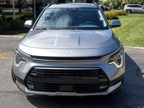 2023 Kia Niro SX