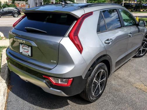 2023 Kia Niro SX