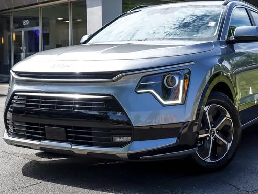 2023 Kia Niro SX