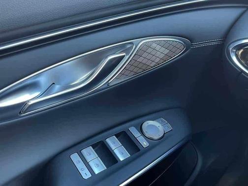 2025 Genesis GV70 2.5T
