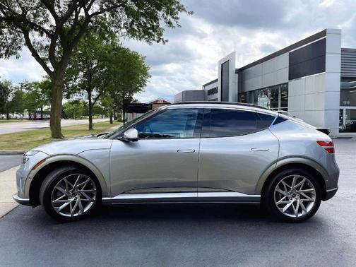 2024 Genesis GV60 Advanced
