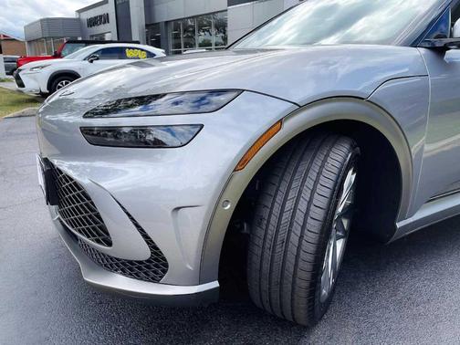 2024 Genesis GV60 Advanced