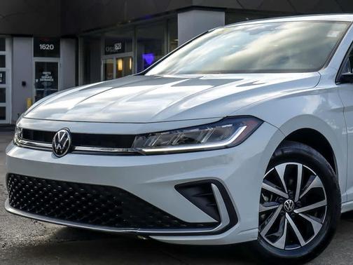 Pure White 2025 Volkswagen Jetta 1.5T S