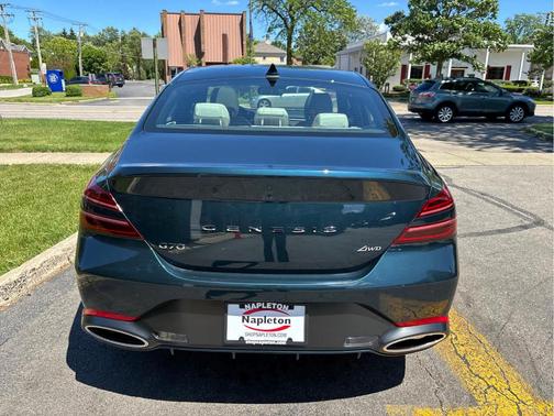 2025 Genesis G70 2.5T