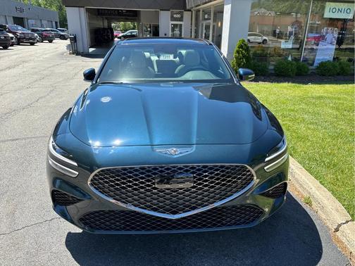 2025 Genesis G70 2.5T